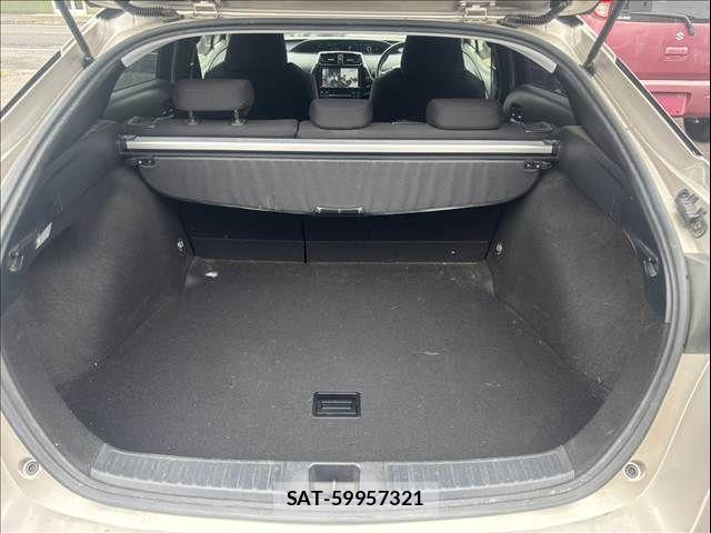 Toyota PRIUS 2017-05 7619272-14