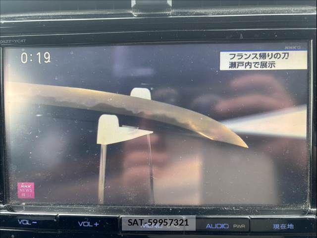 Toyota PRIUS 2017-05 7619272-16