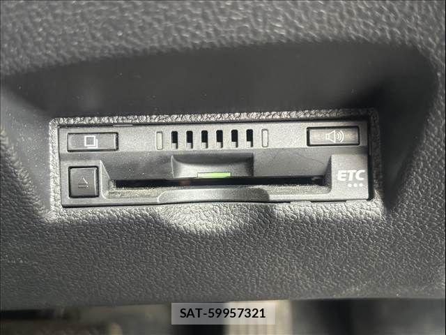 Toyota PRIUS 2017-05 7619272-24