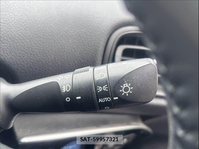 Toyota PRIUS 2017-05 7619272-25