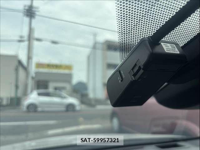 Toyota PRIUS 2017-05 7619272-26