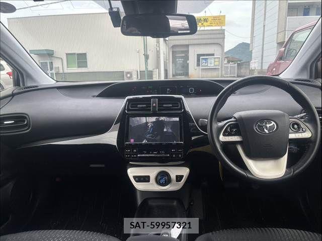 Toyota PRIUS 2017-05 7619272-2