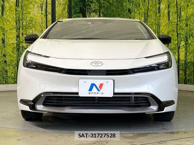 Toyota PRIUS 2023-05 7619212-13