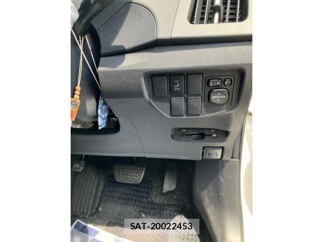 Toyota PRIUS 2015-09 7619305-13