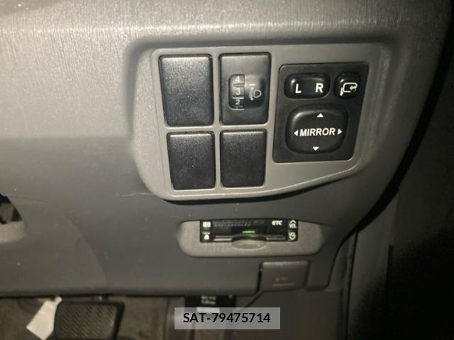 Toyota PRIUS 2010-05 7619327-17