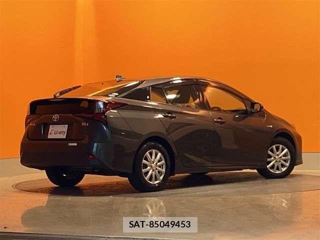 Toyota PRIUS 2019-04 7619254-10