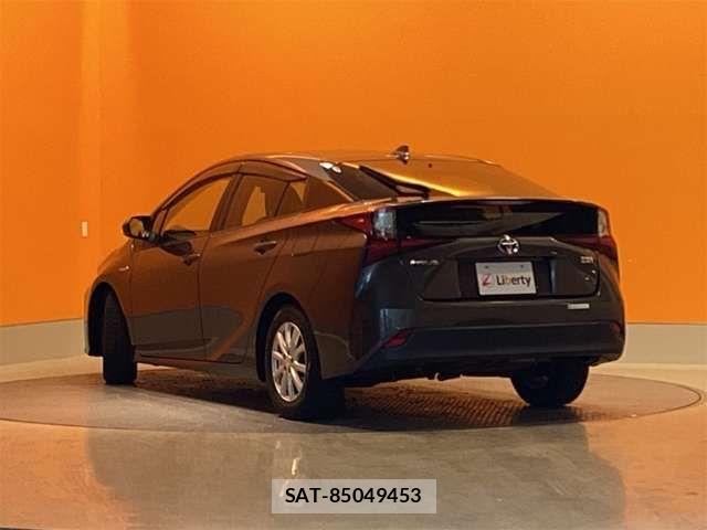 Toyota PRIUS 2019-04 7619254-12