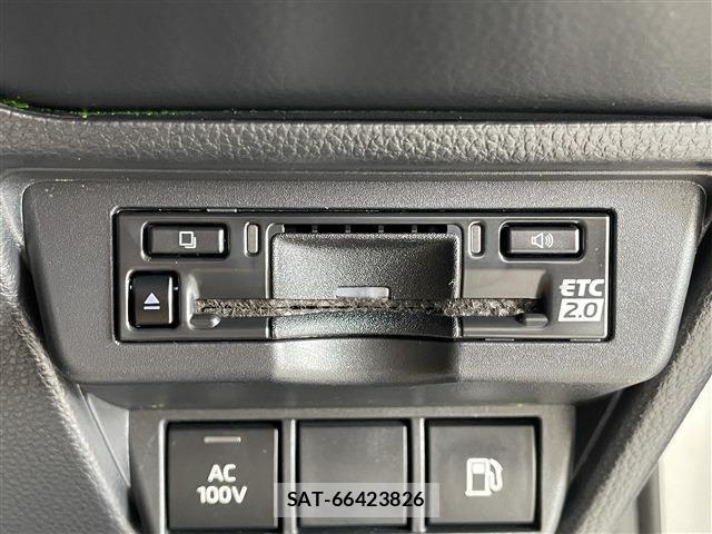 Toyota PRIUS 2023-10 7619241-19