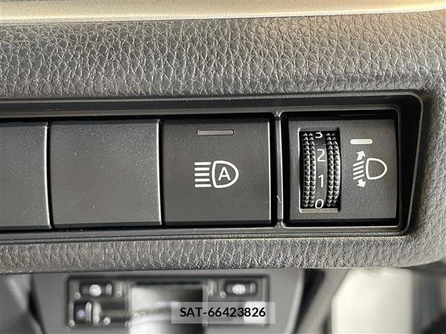 Toyota PRIUS 2023-10 7619241-24