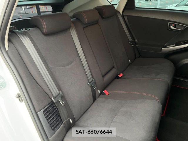 Toyota PRIUS 2014-08 7619276-9