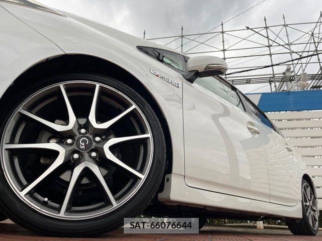 Toyota PRIUS 2014-08 7619276-12