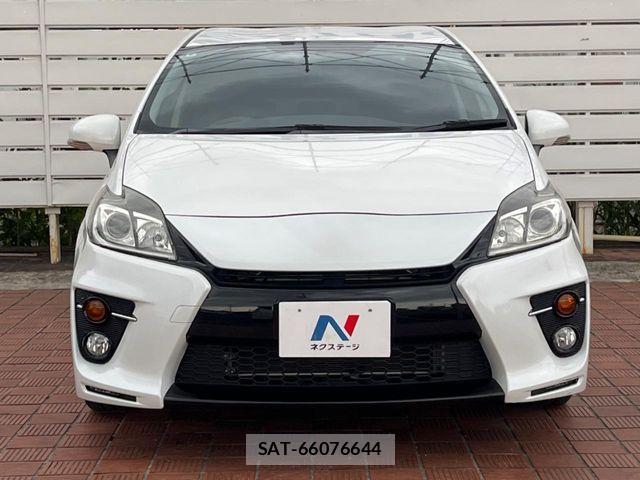 Toyota PRIUS 2014-08 7619276-13