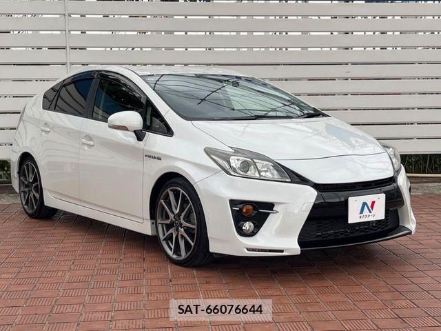 Toyota PRIUS 2014-08 7619276-15