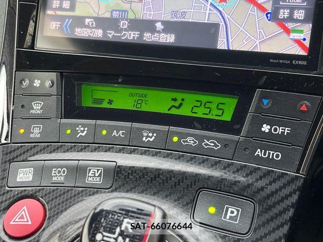 Toyota PRIUS 2014-08 7619276-6