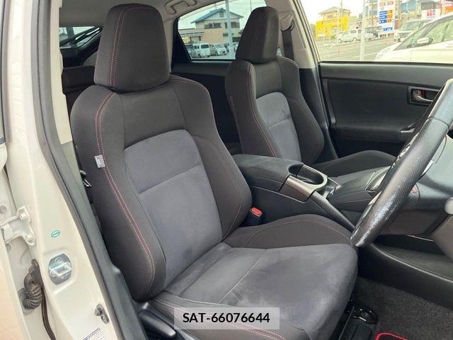 Toyota PRIUS 2014-08 7619276-8