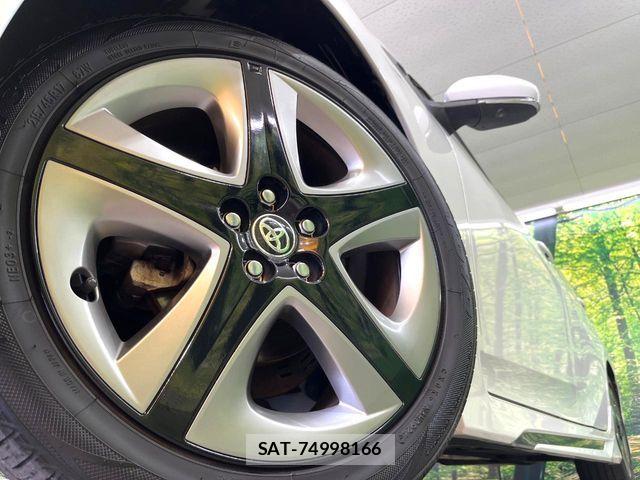 Toyota PRIUS 2021-08 7619246-12