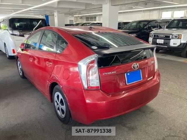 Toyota PRIUS 2013-10 7619311-3