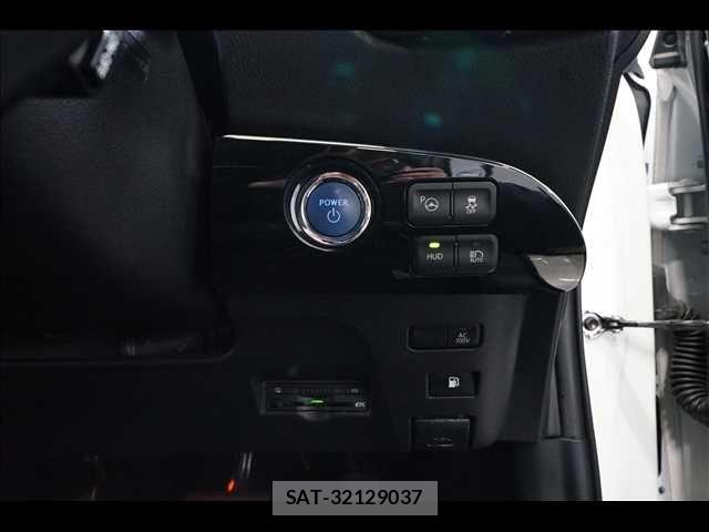 Toyota PRIUS 2016-08 7619255-13