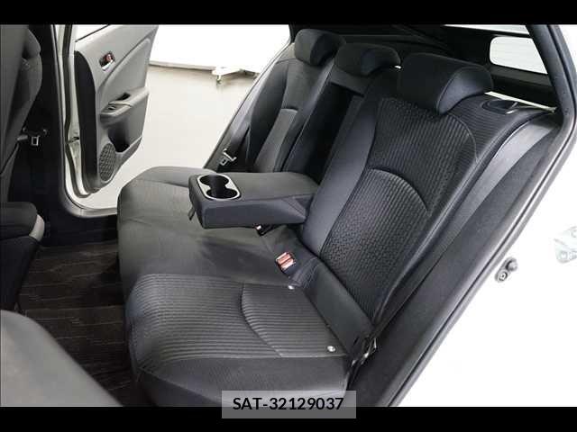 Toyota PRIUS 2016-08 7619255-17