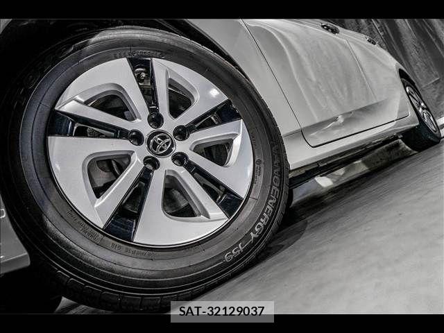 Toyota PRIUS 2016-08 7619255-3