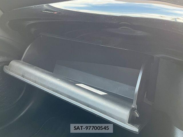 Toyota PRIUS 2016-12 7619257-10