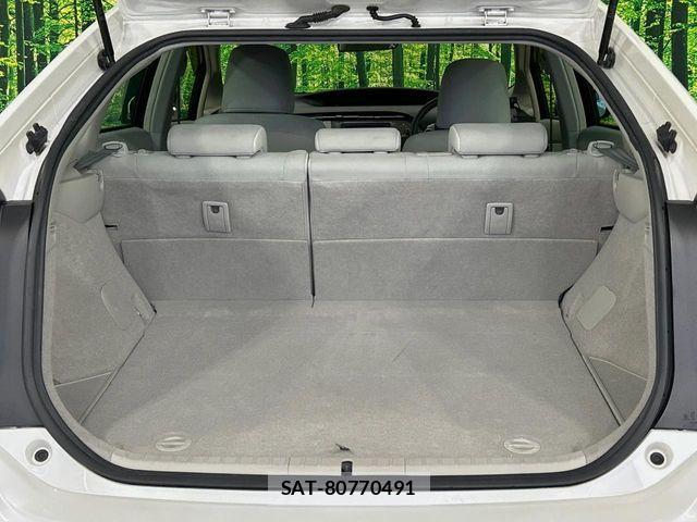 Toyota PRIUS 2013-11 7619292-9
