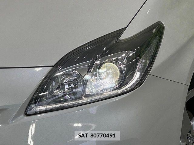 Toyota PRIUS 2013-11 7619292-11