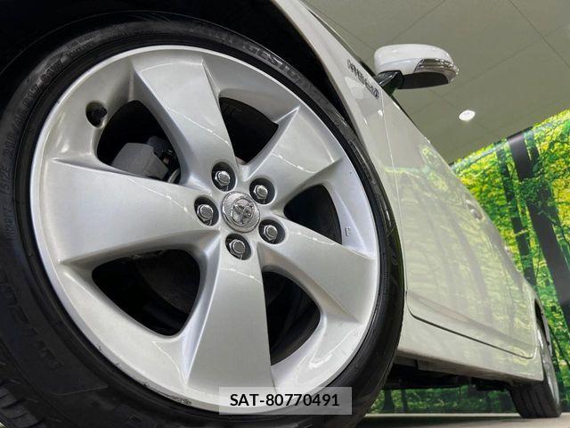 Toyota PRIUS 2013-11 7619292-12