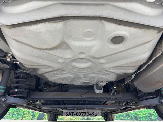 Toyota PRIUS 2013-11 7619292-18