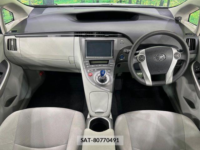 Toyota PRIUS 2013-11 7619292-1