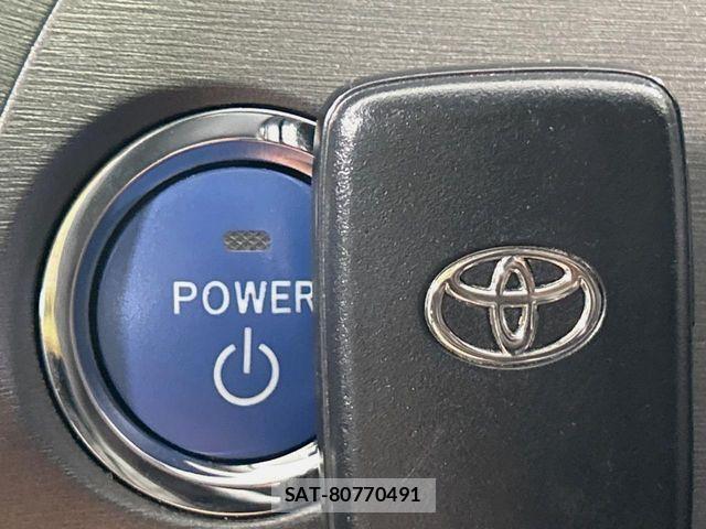 Toyota PRIUS 2013-11 7619292-6