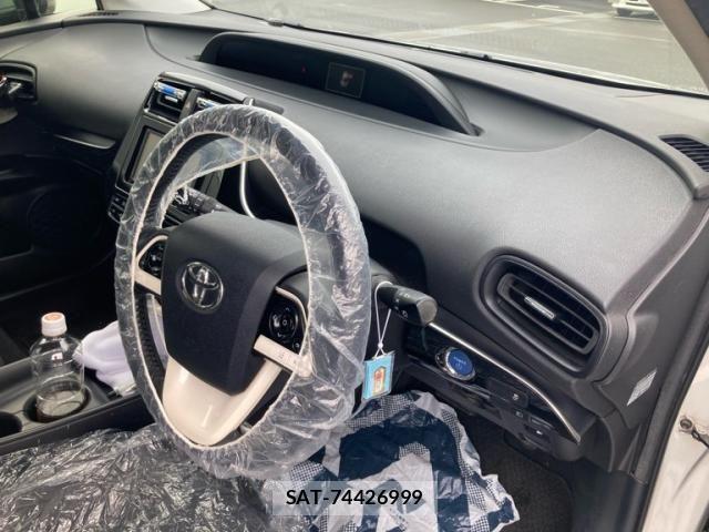 Toyota PRIUS 2016-04 7619304-12