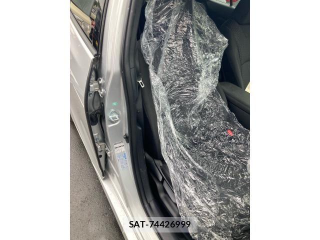 Toyota PRIUS 2016-04 7619304-13