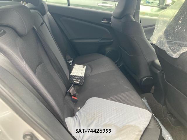 Toyota PRIUS 2016-04 7619304-15