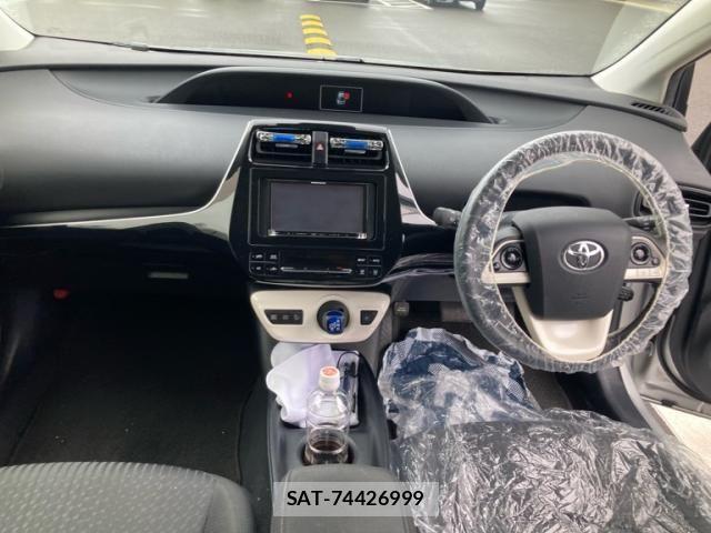 Toyota PRIUS 2016-04 7619304-16