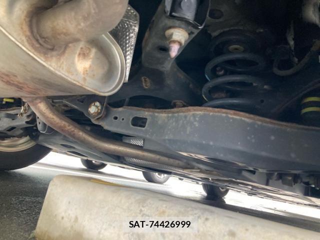 Toyota PRIUS 2016-04 7619304-25