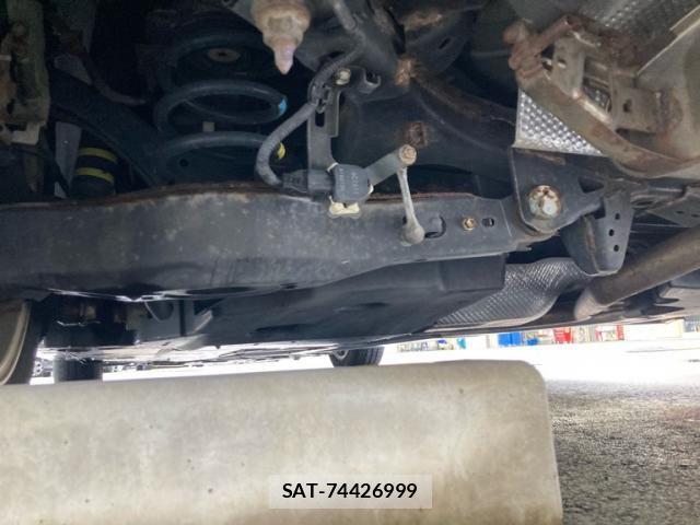 Toyota PRIUS 2016-04 7619304-26