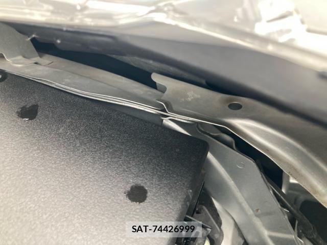 Toyota PRIUS 2016-04 7619304-27
