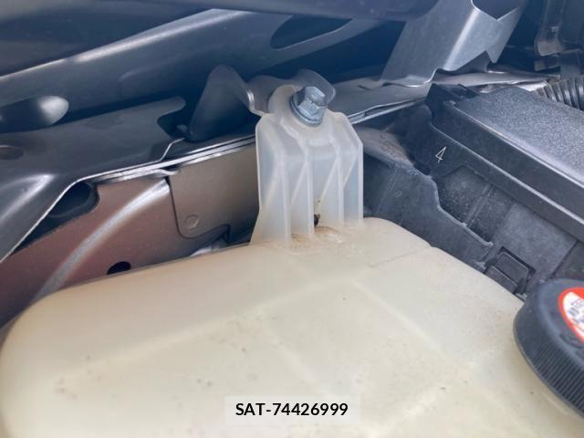 Toyota PRIUS 2016-04 7619304-28