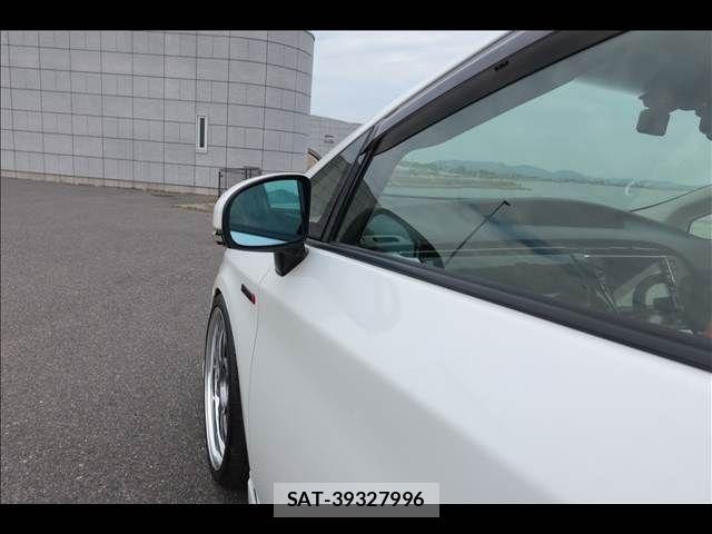Toyota PRIUS 2015-05 7619251-21