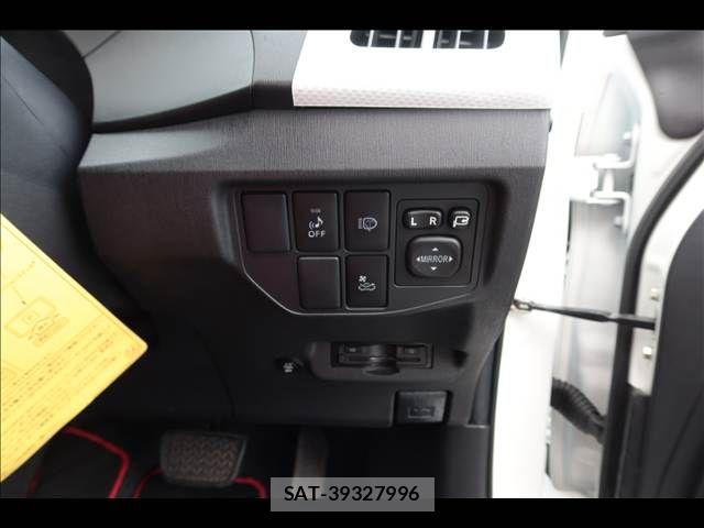 Toyota PRIUS 2015-05 7619251-26