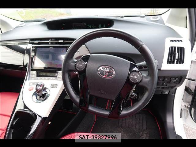 Toyota PRIUS 2015-05 7619251-28
