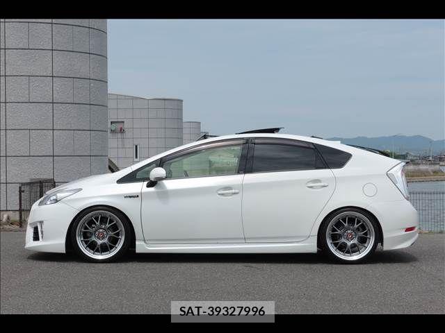 Toyota PRIUS 2015-05 7619251-2
