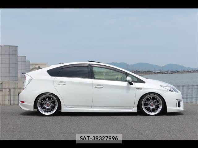 Toyota PRIUS 2015-05 7619251-6