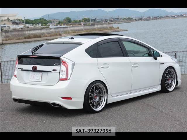 Toyota PRIUS 2015-05 7619251-7