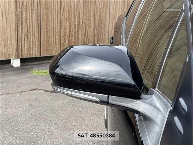 Toyota PRIUS 2019-11 7619270-23