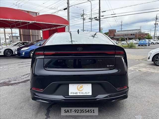 Toyota PRIUS 2023-05 7619237-19