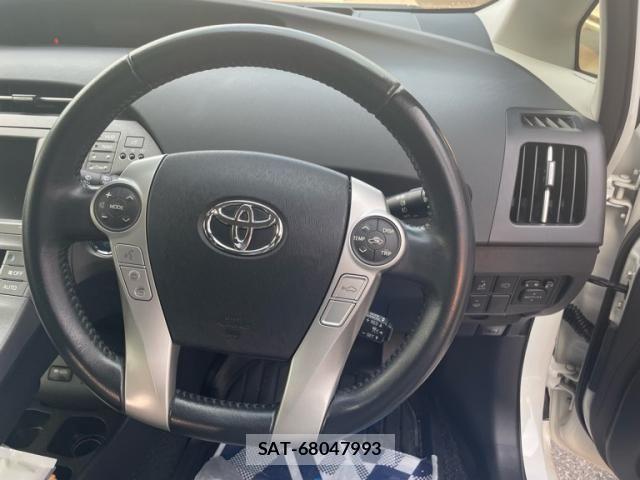 Toyota PRIUS 2014-11 7619313-12