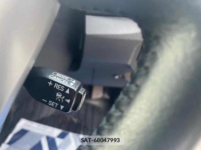 Toyota PRIUS 2014-11 7619313-14