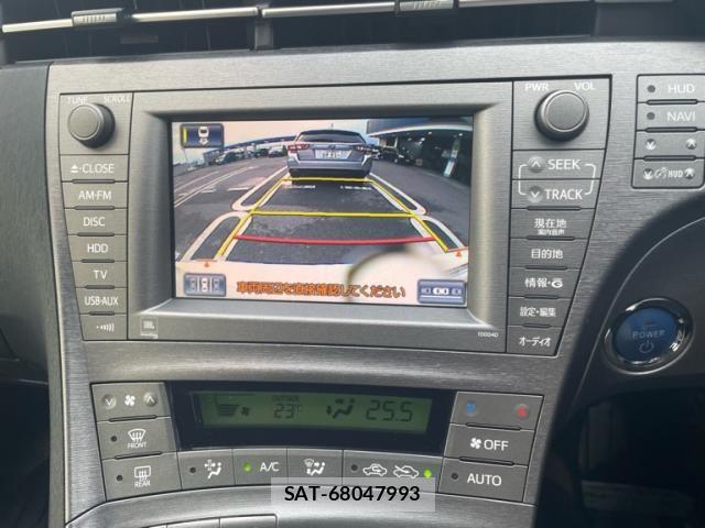 Toyota PRIUS 2014-11 7619313-20